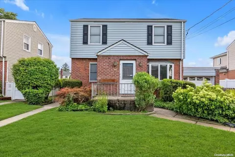 499 Sally Rd, North Hempstead, NY 11501