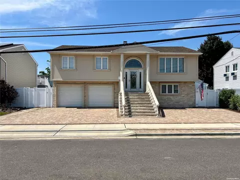 3664 Carrel Blvd, Oceanside, NY 11572