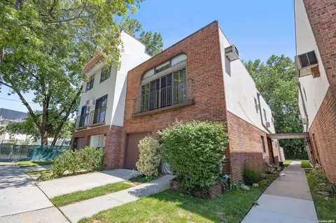 417 Schorr Dr #32B, College Point, NY 11356