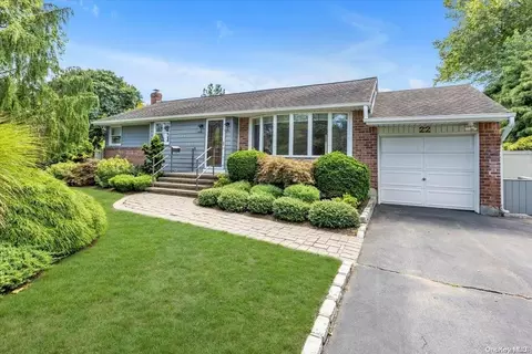 22 Clay Pitts Rd, Greenlawn, NY 11740