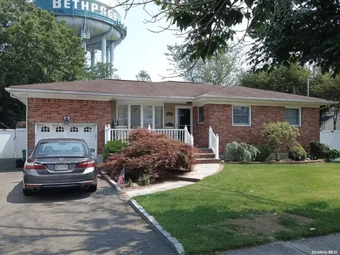 106 Spruce Ave, Bethpage, NY 11714
