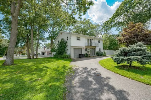 2 Birch Ave, Farmingville, NY 11738
