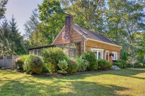 32 Summit Blvd, Westhampton, NY 11977