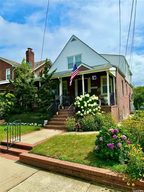 410 Beach 140th St, Belle Harbor, NY 11694