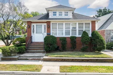 178 Ash St, Valley Stream, NY 11580