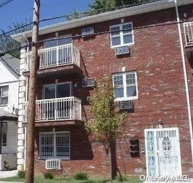 170-29 93rd Ave, Jamaica, NY 11433