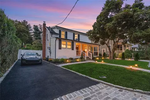 70 Cherry St, Locust Valley, NY 11560