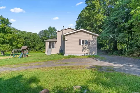 149 Brown Rd, Wallkill, NY 10941 photo 1