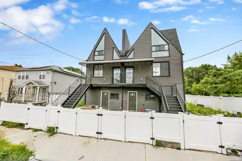 147-35 223 St, Springfield Gardens, NY 11413
