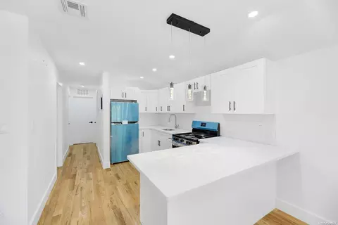 222-19 141st Ave, New York, NY 11413