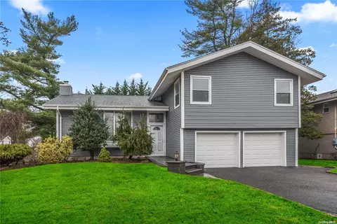 3 Favorite Ln, Jericho, NY 11753