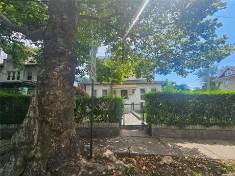641 S 5th Ave, Mount Vernon, NY 10550