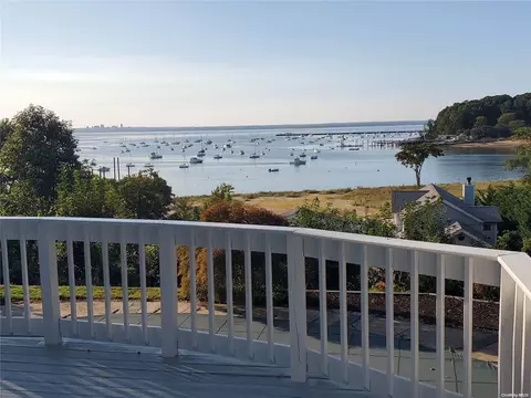 38 Prospect Ave, Sea Cliff, NY 11579