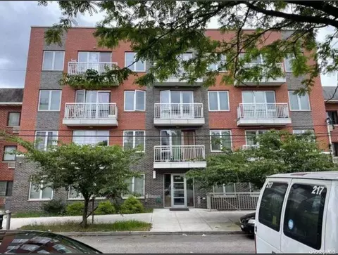 32-15 Leavitt St #1D, Flushing, NY 11354
