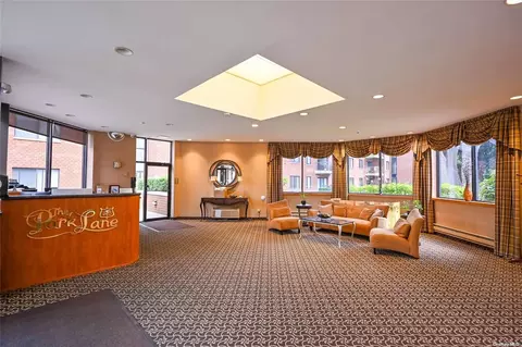 99 S Park Ave #219, Rockville Centre, NY 11570