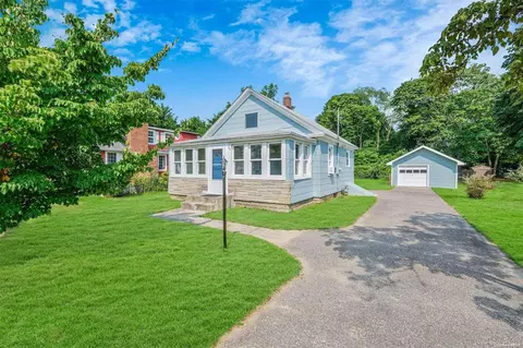 787 Smithtown Ave, Bohemia, NY 11716