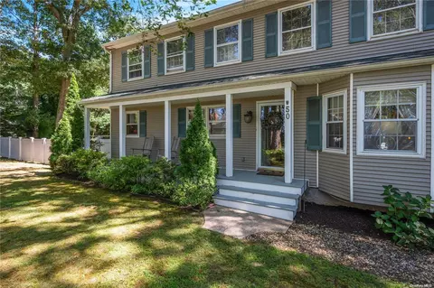50 Matthews Ln, Cutchogue, NY 11935