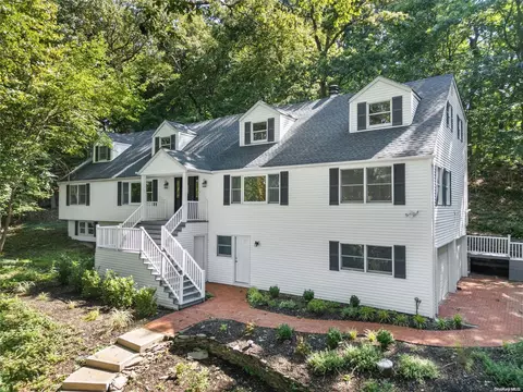 8 Woodmere Dr, Northport, NY 11768