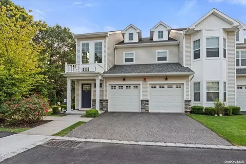 8 Miles Way #8, Center Moriches, NY 11934