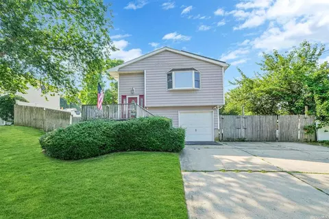 476 Johnson Ave, Ronkonkoma, NY 11779