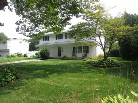 199 6th Ave, Holtsville, NY 11742
