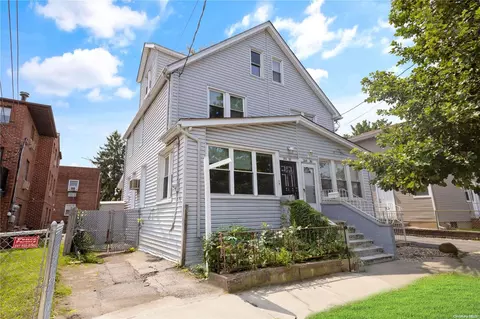 164-38 77th Rd, Fresh Meadows, NY 11366