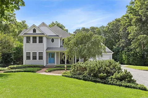 3 E Moriches Blvd, East Moriches, NY 11940