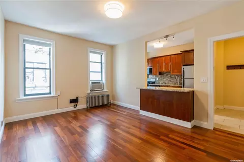 35 Crown St #6E, Brooklyn, NY 11225