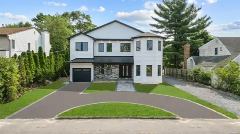 989 Clark Pl, Woodmere, NY 11598