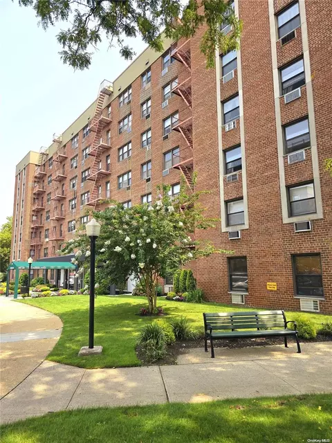 84-20 153rd Ave #2D, Howard Beach, NY 11414