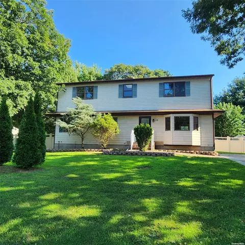 12 Celia St, Port Jefferson Station, NY 11776