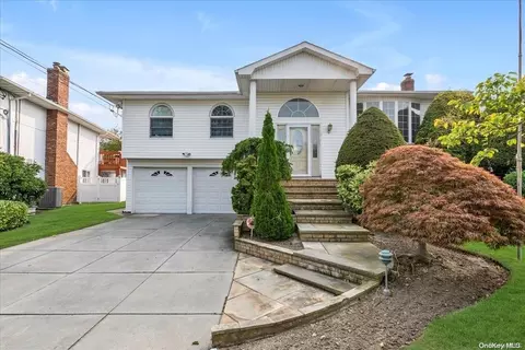 3195 Monterey Dr, Merrick, NY 11566