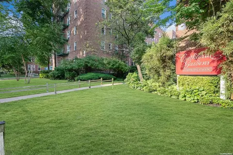 36 Cathedral Ave #3B, Hempstead, NY 11550