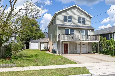 52 Hastings Rd, Island Park, NY 11558