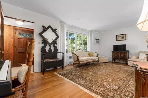 158-41 85th St, New York, NY 11414