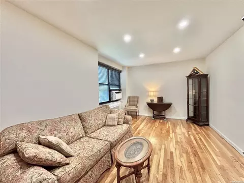 141-09 28th Ave #1G, Flushing, NY 11354