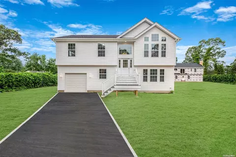 75 Hemlock Dr, Mastic Beach, NY 11951
