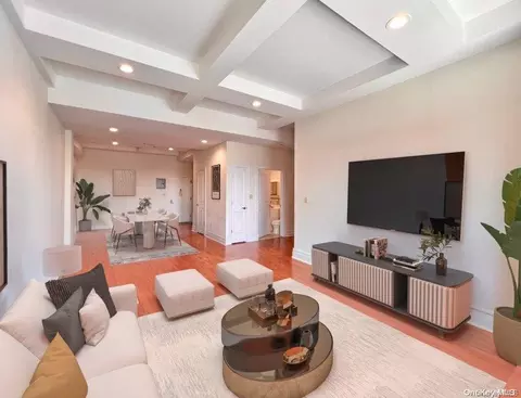 45-02 Ditmars Blvd #422, Astoria, NY 11105