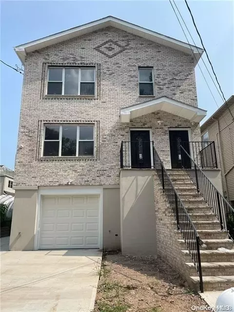 12 Grimsby St, Staten Island, NY 10306