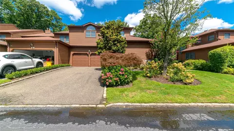64 Hunt Dr #64, Jericho, NY 11753