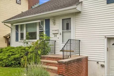 34 Parkwood Blvd, Poughkeepsie, NY 12603