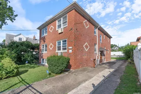 142-09 Negundo Ave, New York, NY 11355