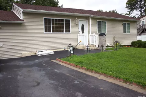 18 Vita Dr, Central Islip, NY 11722