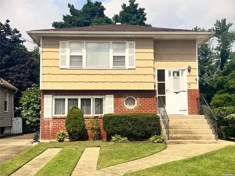 60 Ballard Ave, Valley Stream, NY 11580
