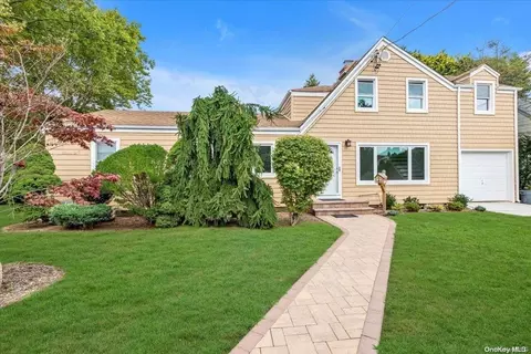 2731 Eastern Blvd, Baldwin, NY 11510