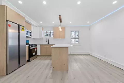 611 Beach 65th St, New York, NY 11692