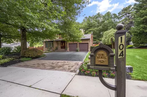 104 Washington Blvd, Commack, NY 11725
