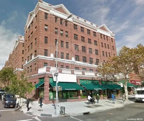 84-01 37th Ave #303, Jackson Heights, NY 11372