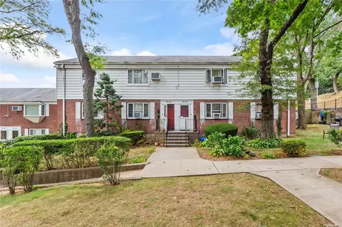 220-26 Stronghurst Ave #UPPER, New York, NY 11427