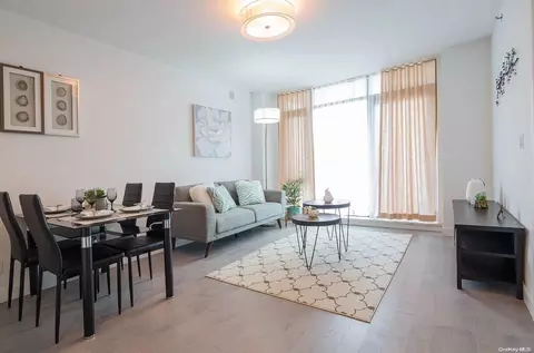 41-04 27th St #3A, New York, NY 11101